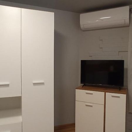 Varna Studio 2 Luaran gambar