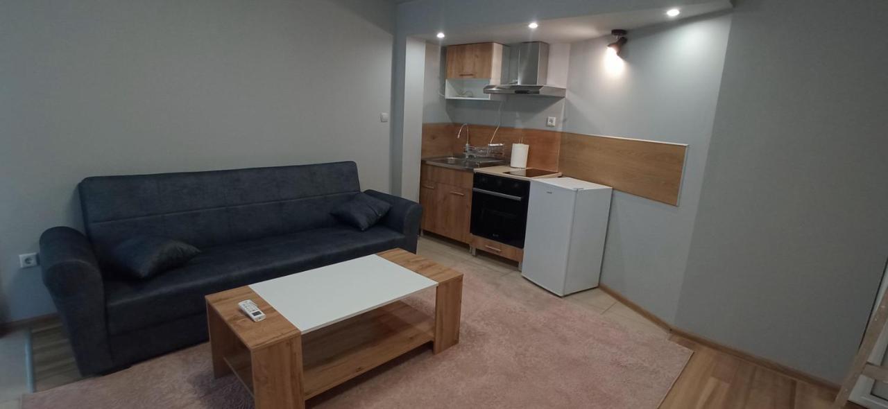 Varna Studio 2 Luaran gambar