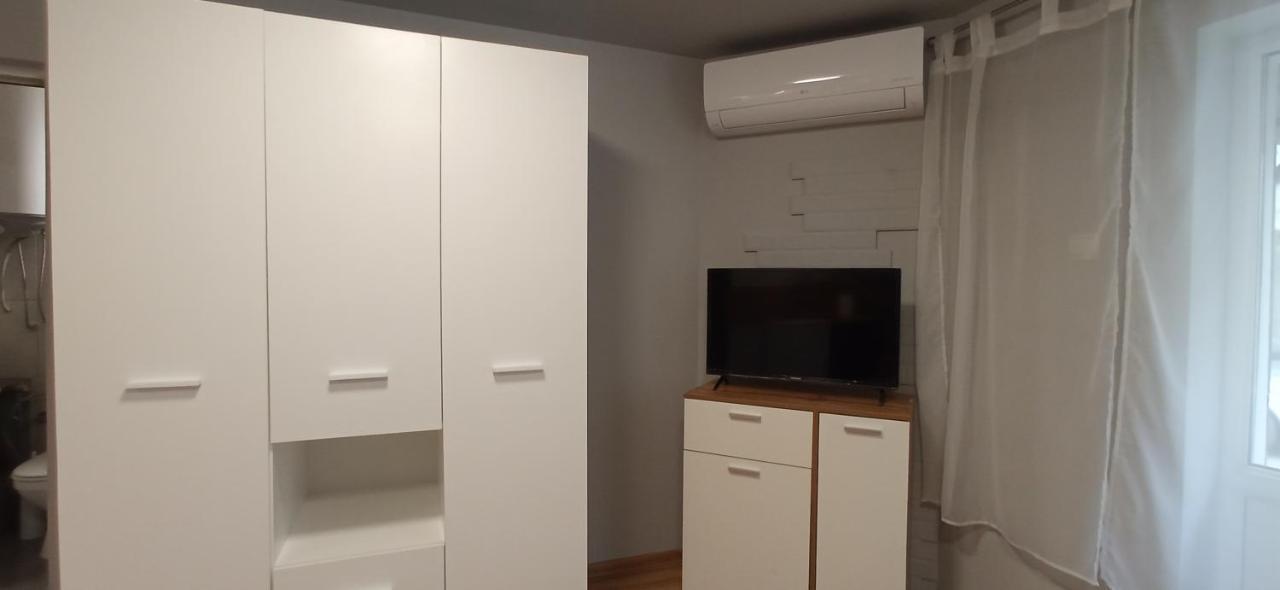 Varna Studio 2 Luaran gambar